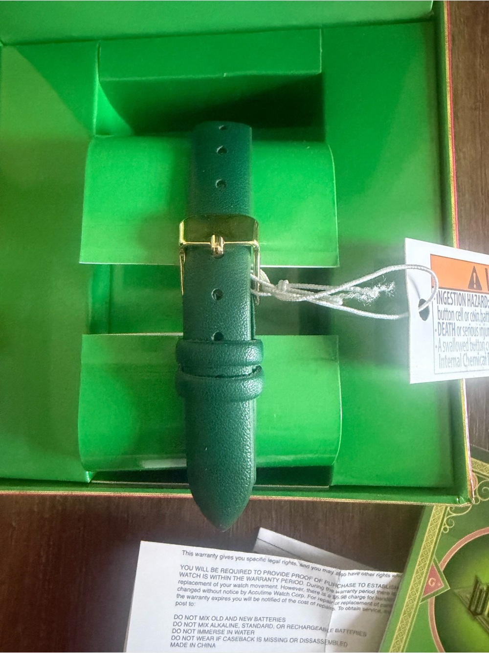 Universal Gold-Tone Rectangular Watch with Green Strap - Picture 4 of 8